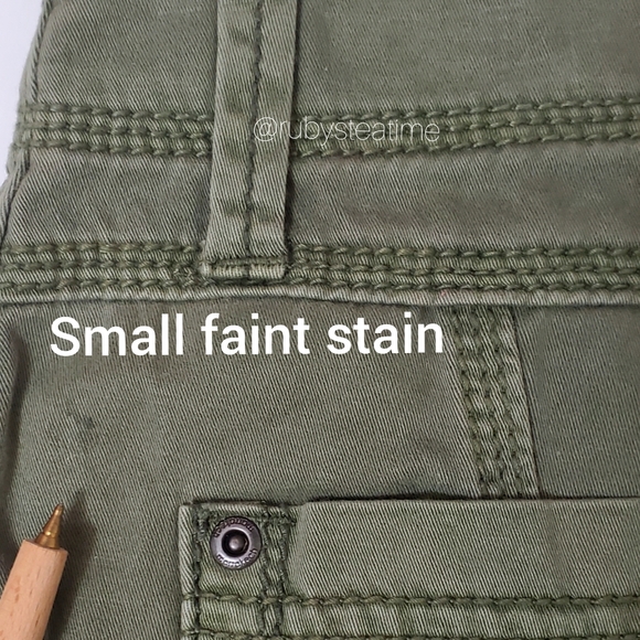 ANTHROPOLOGIE - MARRAKECH Olive Cargo / Utility Bermuda Short, Casual - Picture 9 of 10